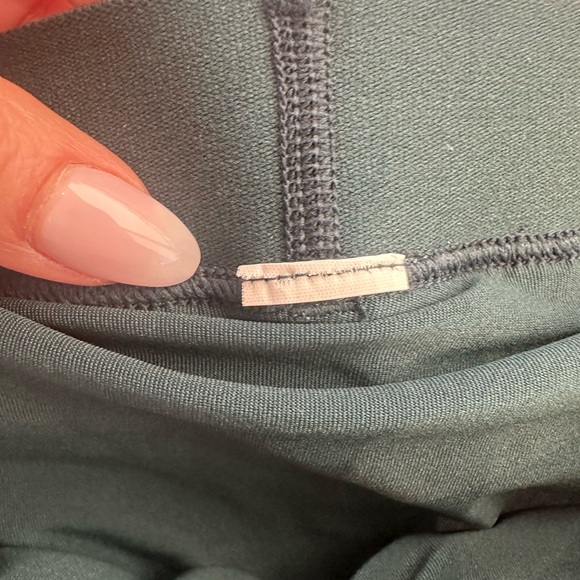 Alo Yoga Varsity Tennis Skirt in Midnight Green Medium - Picture 12 of 12